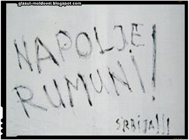 Graffiti in Vrsac, Serbia: " Afara cu romanii!"