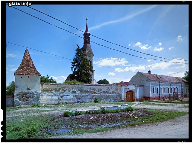 Dacia, mai demult Ștena, (în germană Stein, în maghiară Garat, în dialectul săsesc Ste, Stin, Štîn)