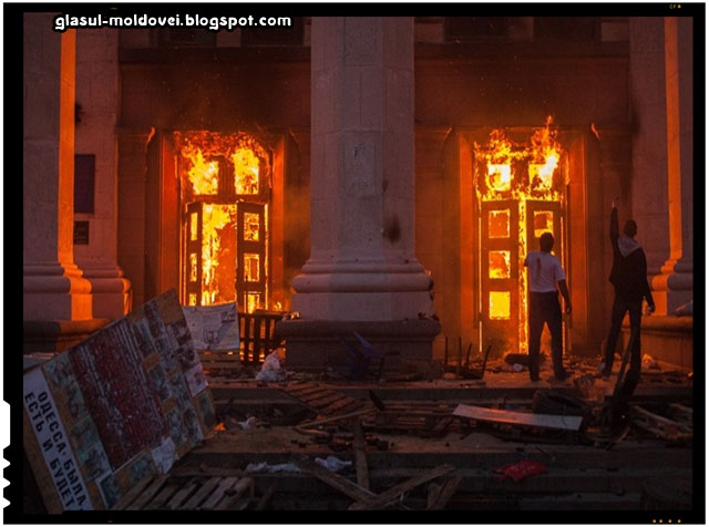 La Odesa, sute de localnici au comemorat victimele tragediei din luna mai a anului trecut, sursa imagine: tass.ru