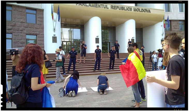 Tinerii basarabeni cer ca limba oficiala de stat in Republica Moldova sa fie limba romana, Foto: www.facebook.com/ODIPMD/