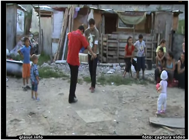 Scrisoarea românilor din Franța pentru susținerea legii PRU privind revenirea la denumirea de țigani pentru ”romi”, foto: captura video