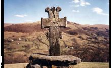 E-naltă până la Cer, Crucea Ta, brav Român, foto: Mihai Tirnoveanu