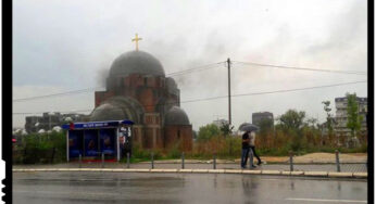 Musulmanii din Kosovo au incendiat o catedrala crestina apoi au folosit-o pe post de toaleta
