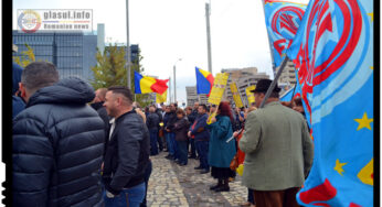 Protest organizat de Blocul National Sindical in fata Prefecturii din IASI