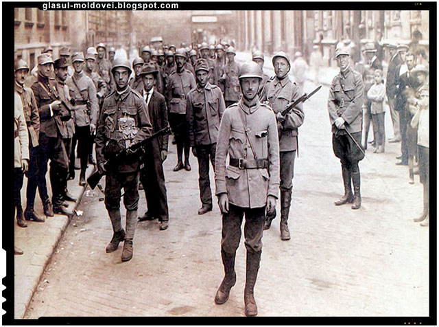 Cum au pus soldatii romani opinca pe cladirea parlamentului din Budapesta 1919