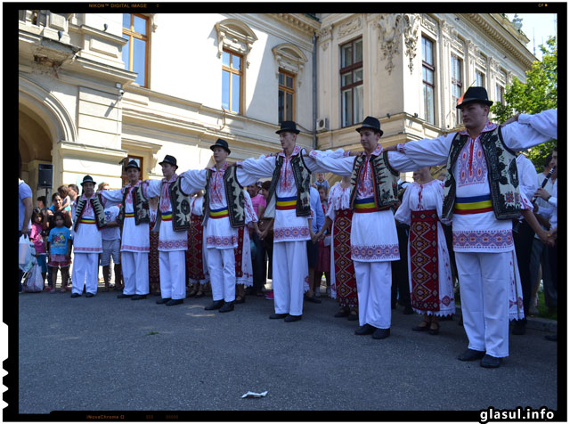 SE INTERZICE PORTUL NAŢIONAL!?