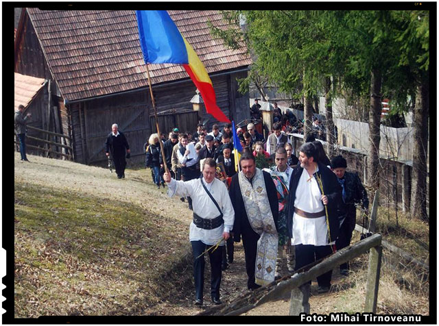 Nesimtire de inspiratie kominternista! Tricolorul romanesc interzis la Muzeul Satului!