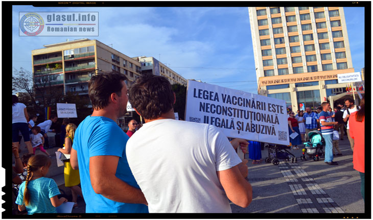 Protest impotriva vaccinarii obligatorii: Legea vaccinarii este neconstitutionala,ilegala si abuziva, Foto: Fandel Mihai