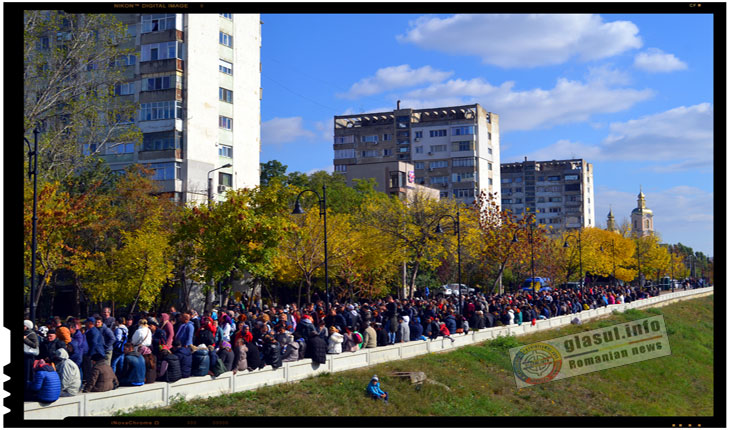 Peste 250.000 de pelerini au participat in acest an la pelerinajul Sf. Parascheva. Se tem cei care incearca sa dezbine neamul romanesc ca ardelenii si muntenii cunosc cu adevarat ce inseamna mult hulita Moldova?