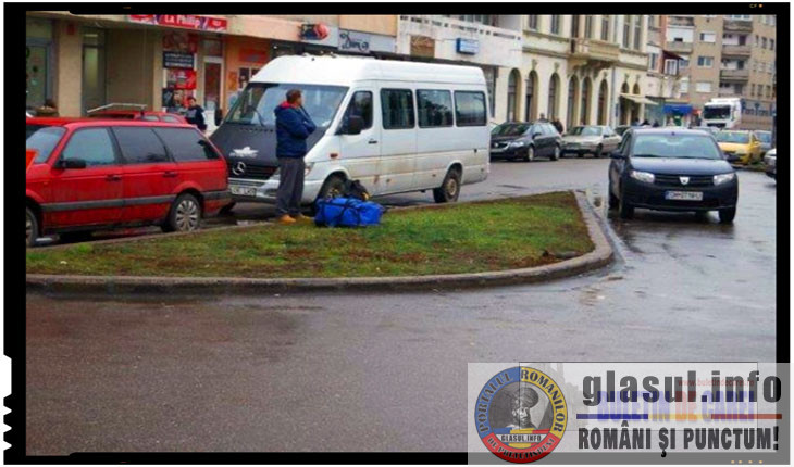 Antiromânism promovat la Carei judeţul Satu Mare. Monumentul foştilor refugiaţi şi expulzaţi din 1940 este impus în staţia de taxi din Carei, Foto: buletindecarei.ro