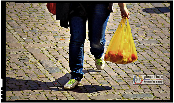 Atentie! Parlamentul interzice de acum oficial pungile de plastic