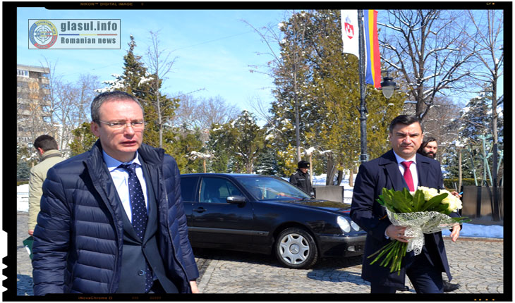 Viceprimarul Gabriel Harabagiu impreuna cu primarul Mihai Chirica, martie 2018