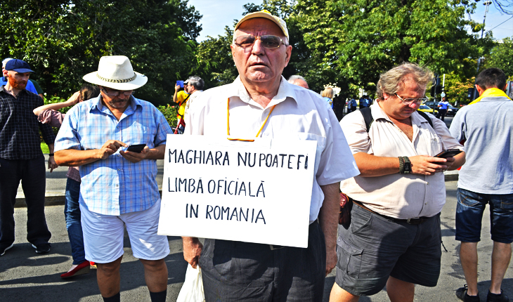 Maghiara nu poate fi limbă oficială în România