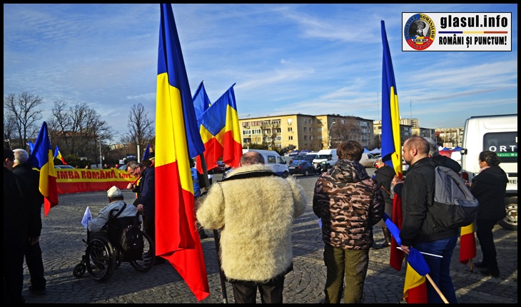 S-a pornit către Cotroceni de la 16:30 din Piața Eroilor din fața Universității Naționale de Apărare „Carol I”