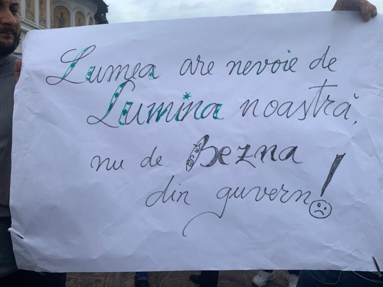 Autocarele profesorilor sunt oprite la intrare în București! Începe sistematic șantajarea liderilor de sindicat din partea puterii! Greva profesorilor este restricționată!