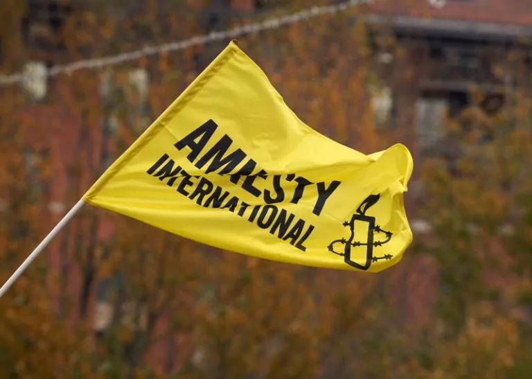 Amnesty acuză Israelul de ”crime de război” şi cere o anchetă internaţională împotriva armatei israeliene care a distrus ”deliberat şi sistematic” structuri şi recolte pentru a crea o zonă-tampon reprezentând aproximativ 16% din teritoriul Fâşiei Gaza