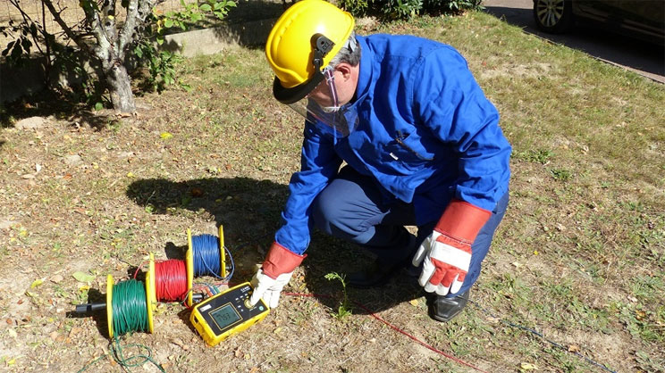 Priza de pamant: Importanta si rolul ei in siguranta instalatiilor electrice