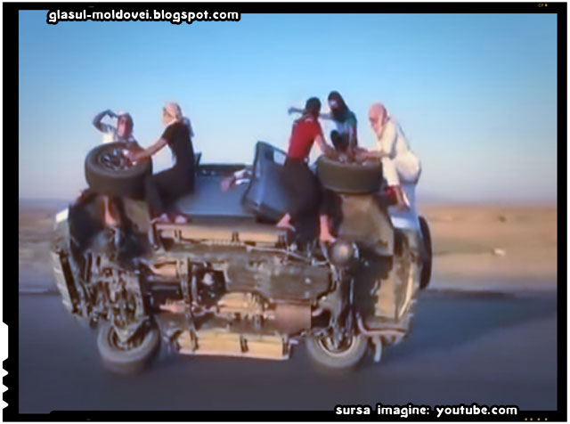 Cum schimba arabii cauciucurile unei masini in timpul mersului, sursa imagine: youtube.com