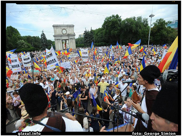 George Simion: “Ce ne-au demonstrat duminică tinerii din Chișinău nu poate rămâne fără reacție!”