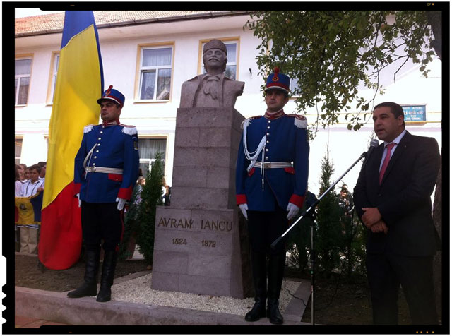 Luni, 14 Septembrie 2015, la Covasna, in curtea Scolii Gimnaziale ,,Avram Iancu” a fost dezvelit bustul Craisorului muntiilor, Avram Iancu!
