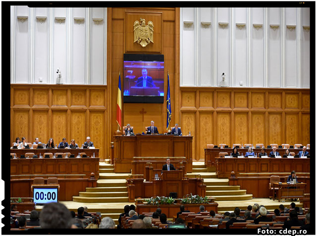 Parlamentul Romaniei trebuie numaidecat dizolvat. E plin de hoti si de prosti, sau de hoti prosti!, foto: cdep.ro