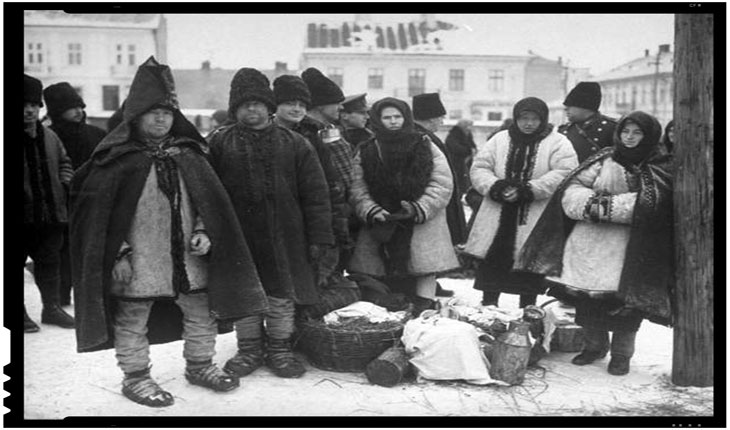 Ţărani, lângă Cernăuţi, în timpul unui „ger siberian”, Foto: Margaret Bourke-White