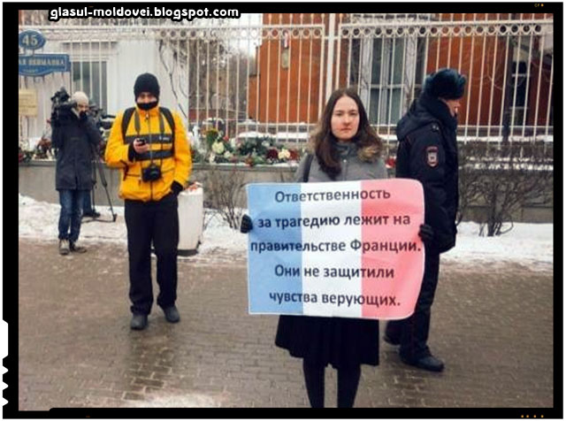 Protest in fata ambasadei Frantei din Moscova