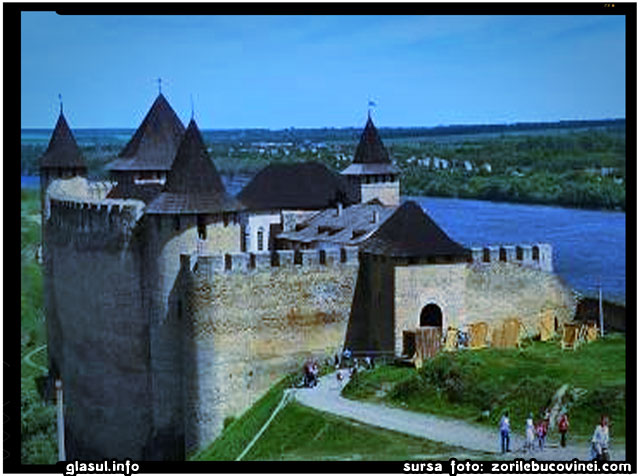 Parcalabii (comandantii garnizoanei) Cetatii Hotinului – dovada a vechimii si originii moldovenesti (romanesti) a acestei marete fortificatii