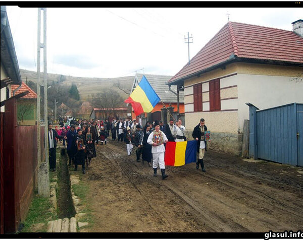 Steagul sus români, steagul sus in Harghita si Covasna!