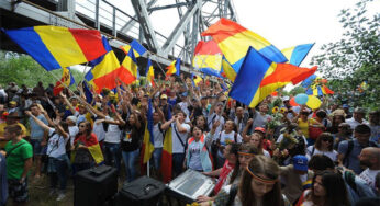 Jumatate din cetatenii Republicii Moldova au cetatenia romaneasca, iar o treime sustine UNIREA