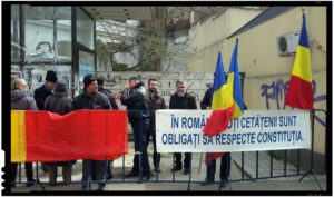 Protest in fata sediului ambasadei Ungariei: "In Romania toti cetatenii sunt obligati sa respecte Constitutia"