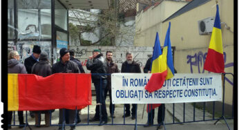 Protest in fata sediului ambasadei Ungariei: “In Romania toti cetatenii sunt obligati sa respecte Constitutia”