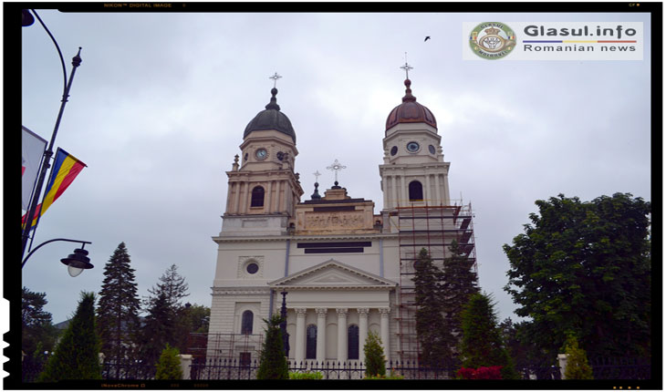 La 8 august 1826, Mitropolitul Moldovei, Veniamin Costachi hotărăște ridicarea Catedralei mitropolitane de la Iași
