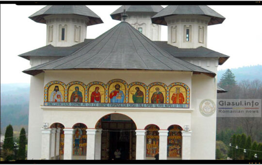 Sărbătoare la Mănăstirea Sihăstria: de ziua sărbătorii Sfintei Teodora de la Sihla, Mănăstirea Sihăstria isi serbeaza hramul