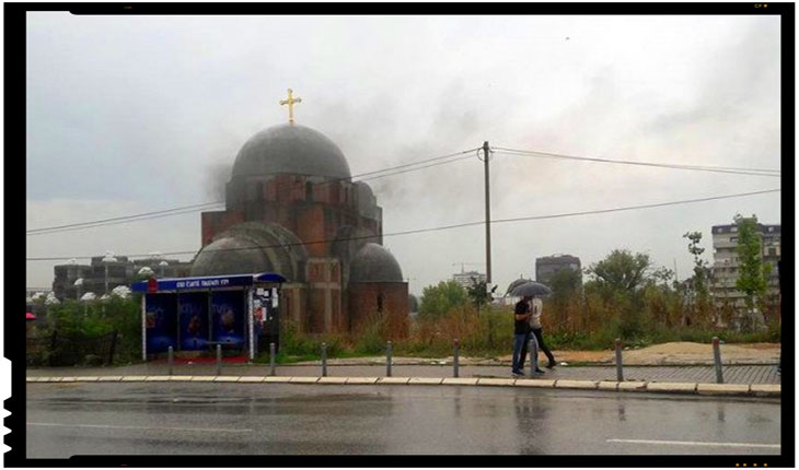 Musulmanii din Kosovo au incendiat o catedrala crestina apoi au folosit-o pe post de toaleta