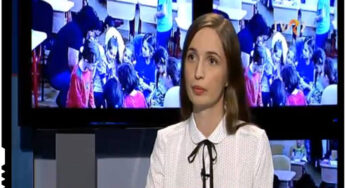Cum devin antiromanii profesori de limba romana?Profesoara de limba romana, colaboratoare a unui portal de propaganda antiromaneasca