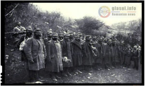 In imagine, prizonieri de razboi austro-ungari in Romania din anul 1918 "rezultati" in urma Primului Razboi Mondial. Tânguirile și frustrările necontenite ale Ungariei fată de neputinta de a stăpâni pamânturi românești