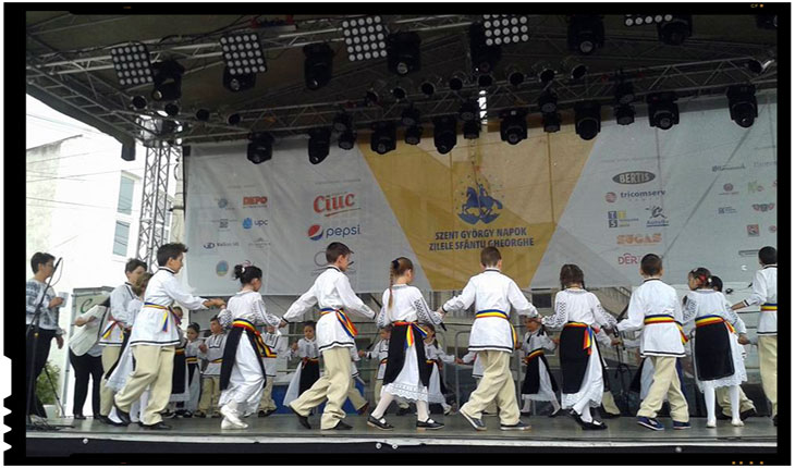 „Drag mi-e jocul românesc” - program de dansuri populare sustinut de copii la Zilele Orașului Sfântu Gheorghe, Foto: facebook.com/miha.aionesei