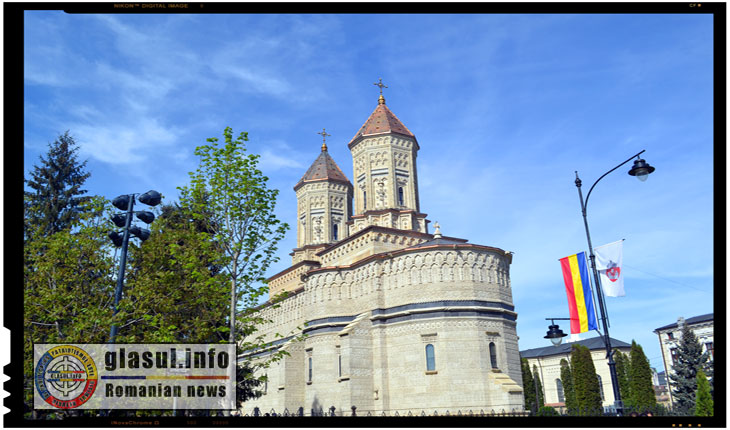La 6 mai 1639 a fost incheiata constructia Bisericii „Trei Ierarhi” din Iași, ctitorie a domnitorului Vasile Lupu, ce adaposteste mormintele lui Alexandru Ioan Cuza, Dimitrie Cantemir și Vasile Lupu