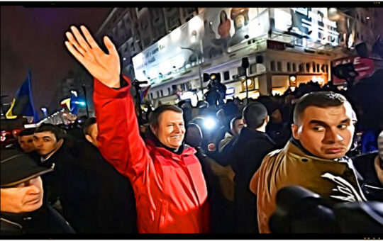 Liviu Plesoianu: "Dacă Insul din Deal își îmbracă iarăși geaca roșie, organizez eu personal PROTESTE MASIVE la Cotroceni!", Foto original: evz.ro