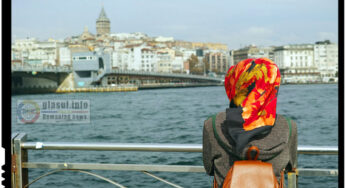 Doua studente cu val islamic acuza un profesor ca le-ar fi dat afara de la ore