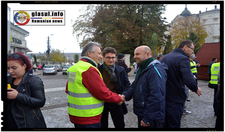 Deputatul USR Iulian Bulai participand la mitingul pentru Autostrada IASI - Tg. Mures, Foto: Fandel Mihai