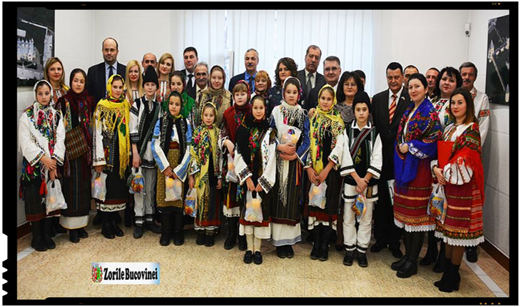 Consulatul General al Romaniei la Cernauti a primit colindatorii bucovineni, Foto: ZorileBucovinei.com