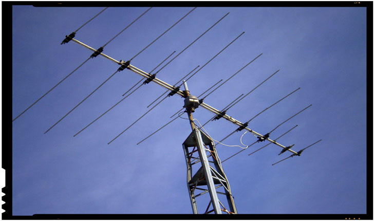 Renunțarea la televiziunea analogică terestră taie românilor din jurul României accesul la posturile naționale