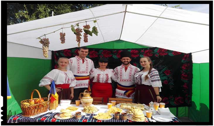 Români prezenți pentru prima dată la parada etniilor cu ocazia Zilei orașului Ismail, Foto: Facebook / Centrul de Informare al Romaniei din Ismail