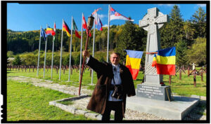 150 de Torțe pentru Eroii Români din Cimitirul Internațional al Eroilor Valea Uzului, Foto: Facebook / Mihai Tîrnoveanu