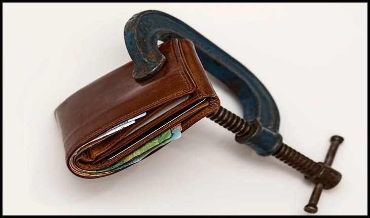 Încetinirea programată și artificială a creșterii economice în România
