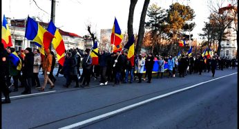 Marș unionist la Chișinău de 1 Decembrie: “Furată, Trădată Mereu, ești floare de dor Basarabie”