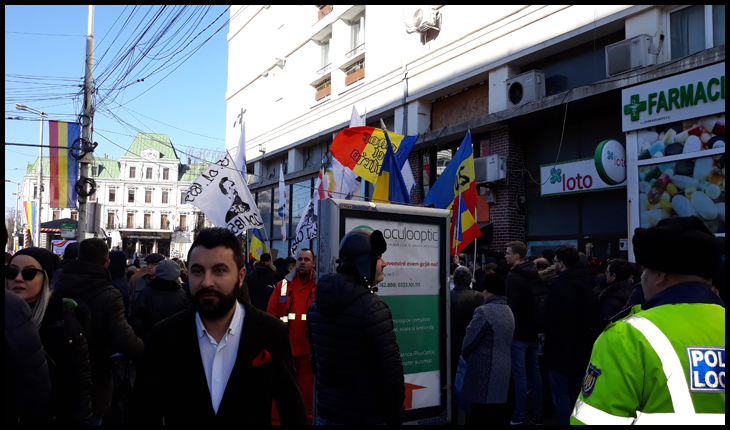 Piața Unirii din Iași confiscată de securimea și aplaudacii lui Iohannis