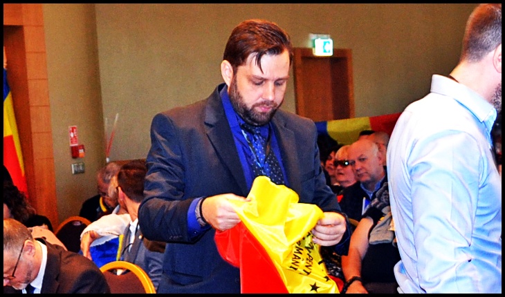 Alexandru Florian Săraru, profesorul care îi meditează gratuit pe copiii din familii sărmane